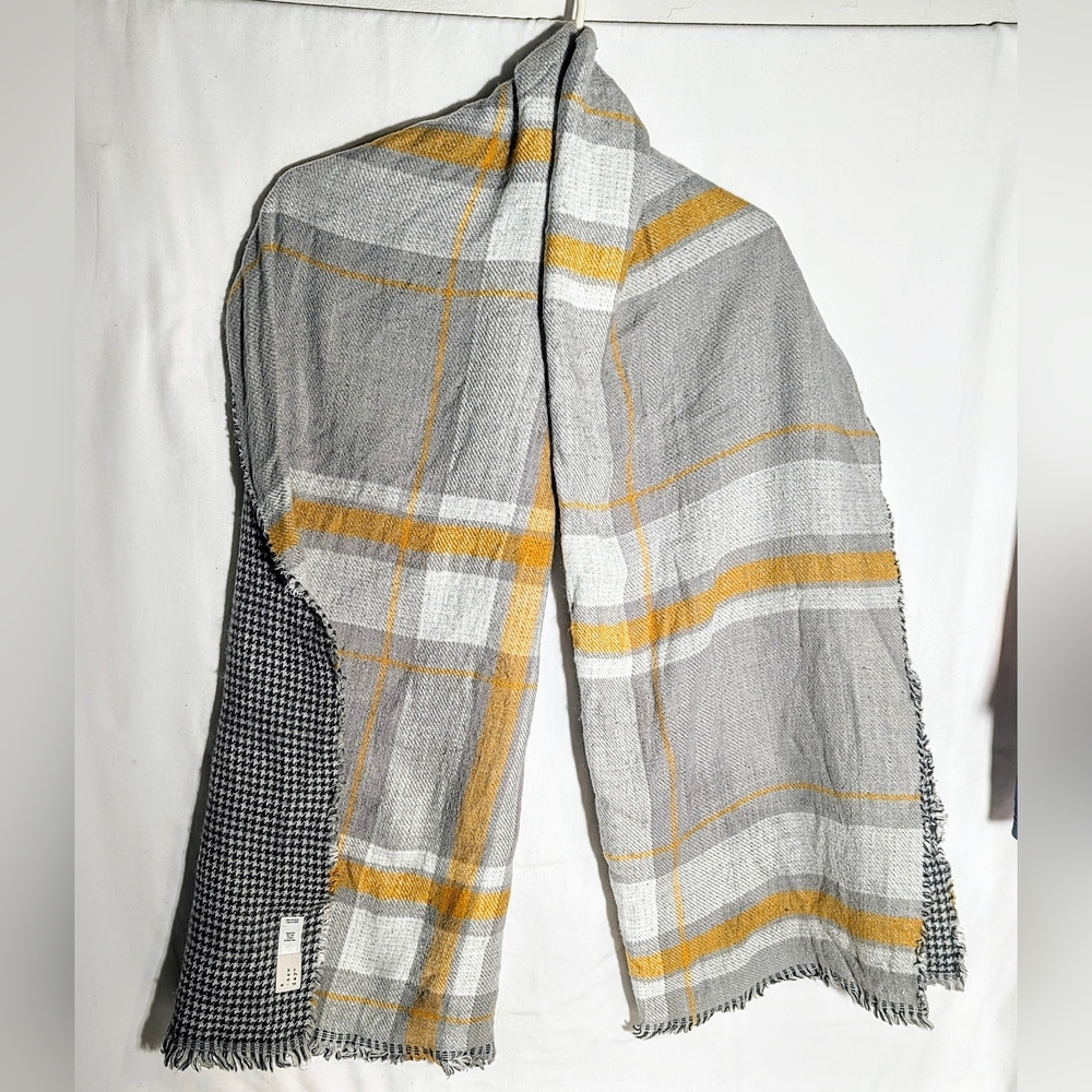 Two Sided Plaid and Houndstooth Patterns Scarf Gray/ Yellow